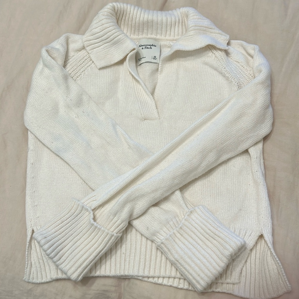 Abercrombie & Fitch Notch Neck Pullover Sweater
